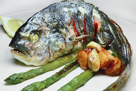 Дорадо запеченная