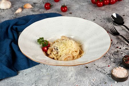 Спагетти с белыми грибами