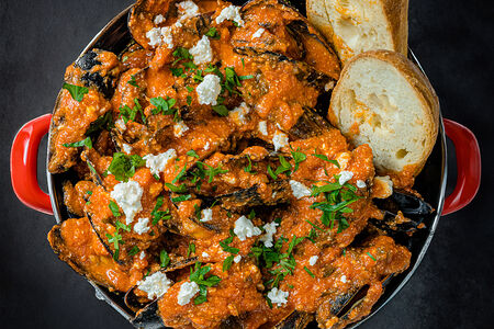 Мидии Аррабиата-рикотта