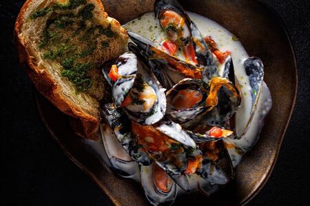 Мидии в соусе Блю чиз