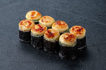 Хосомаки запеченные с угрем острые