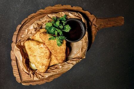 Жареный сыр сулугуни в панировке