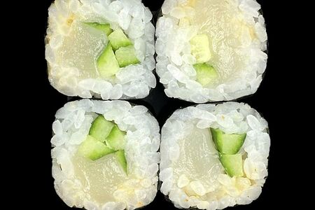 Ролл спайс Морской гребешок, огурец