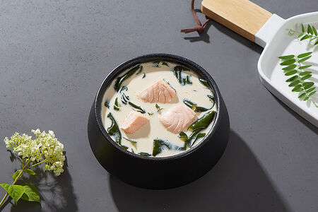 Сливочный суп с лососем