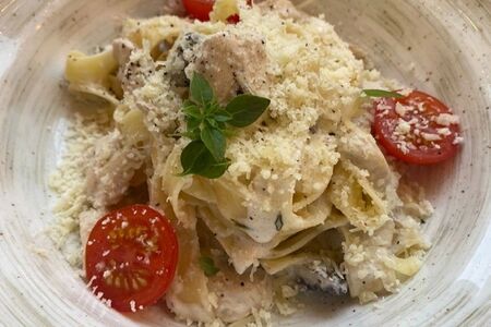 Паста с цыплёнком и грибами