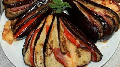 Хвост павлина из баклажанов