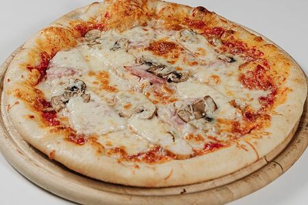 Пицца с курицей и грибами