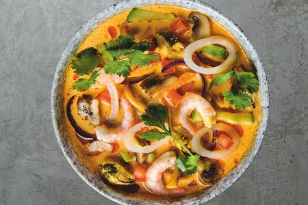 Том ям с морепродуктами