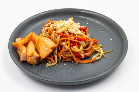 Удон с лососем