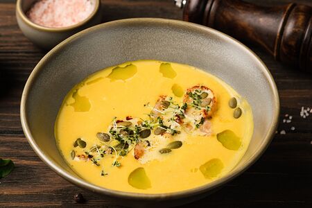 Тыквенный крем-суп с креветкой