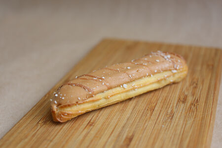 Эклер Карамельный