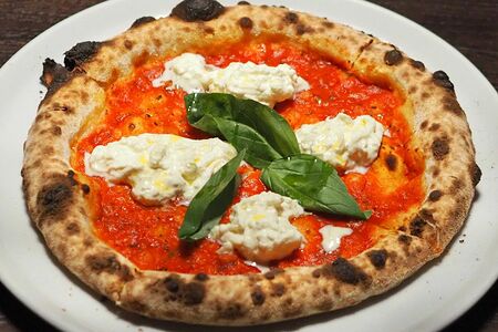 Фокачча страчателла, томаты, трюфельное масло