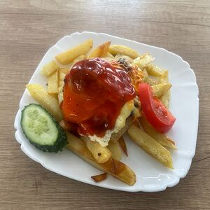 Мясо по-чешски с гарниром
