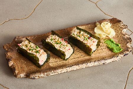 Хенд-ролл с камчатским крабом