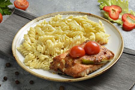 Запеченная горбуша с гарниром