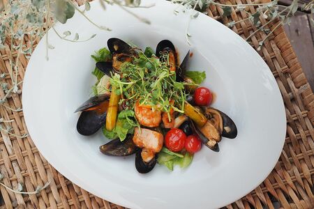 Салат из морепродуктов