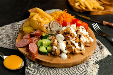 Шаверма на тарелке Немецкая