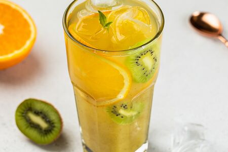 Лимонад киви-апельсин собственного производства