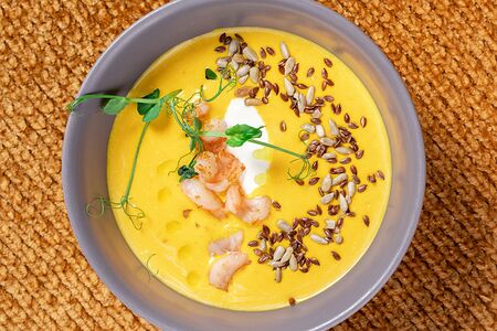 Тыквенный суп с креветками