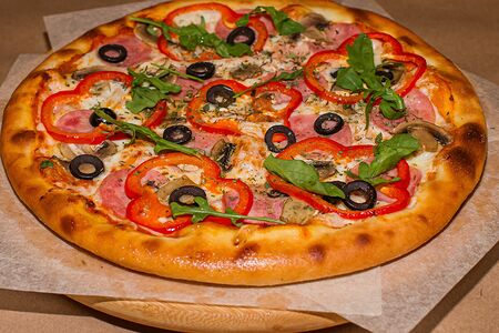 Пицца с ветчиной