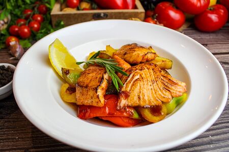 Семга под гранатовым соусом