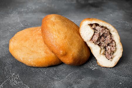 Беляш со свининой и говядиной