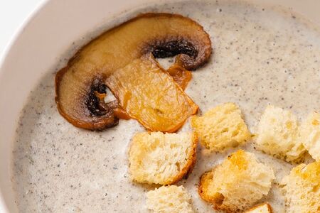 Крем суп грибной