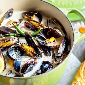 Мидии в сливочно-чесночном соусе