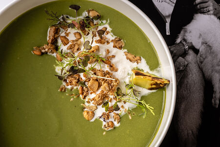 Зеленый суп, авокадо, страчателла