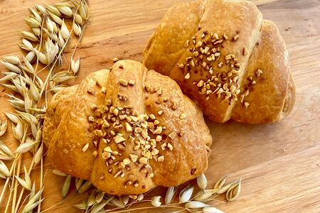 Круассан с вареной сгущенкой