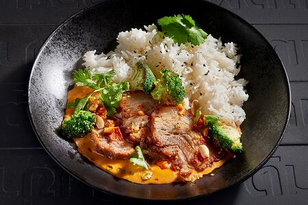 Желтое карри со свининой тясю