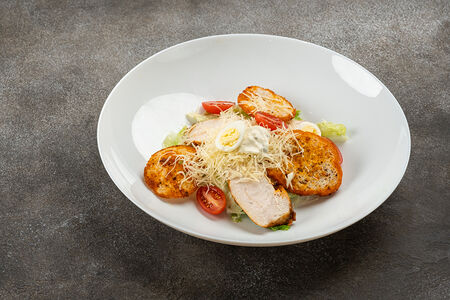 Цезарь с шашлыком из курицы