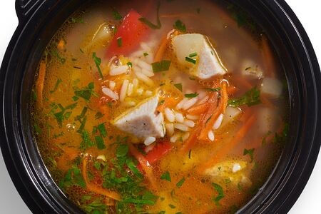Легкий куриный супчик с рисом и овощами