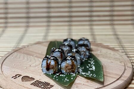 Норимаки с угрем