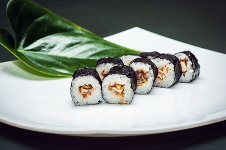 Ролл с угрем