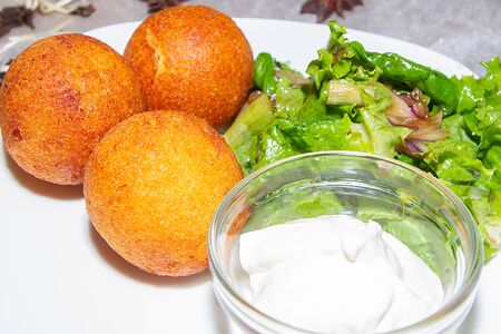 Кнедлики с лососем и снежным крабом