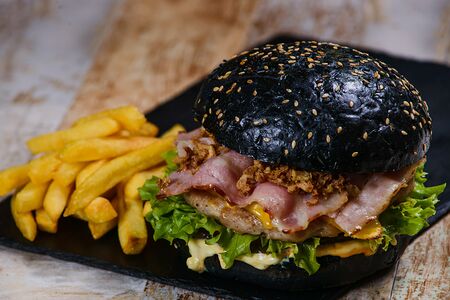 Старый дядя