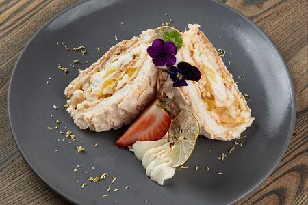 Меренговый рулет с лимонным курдом