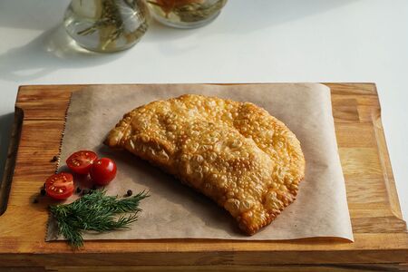 Чебурек восточный с говядиной