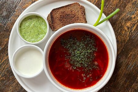 Борщ с телячьей щекой