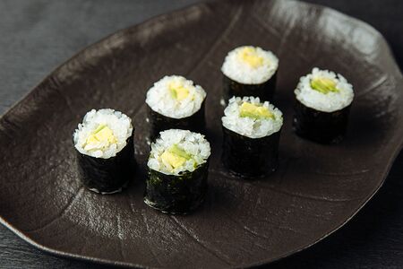 Маки Авокадо