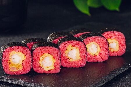 Ролл с окунем