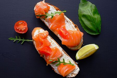 Лосось и творожный сыр