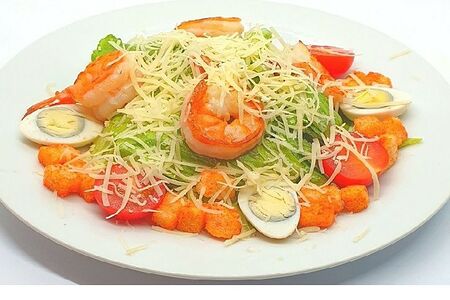 Цезарь с тигровыми креветками