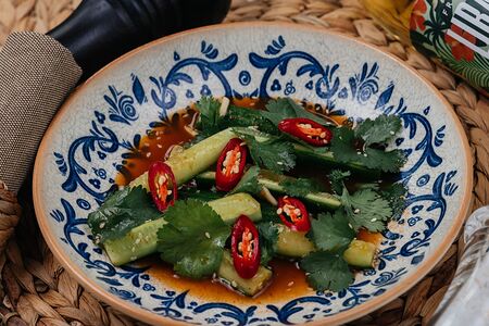 Острые битые огурцы