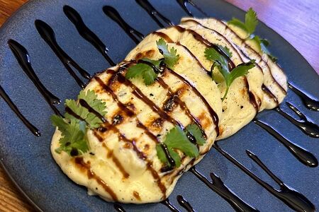 Жареный сулугуни на мангале