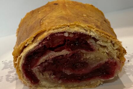 Вишневый штрудель