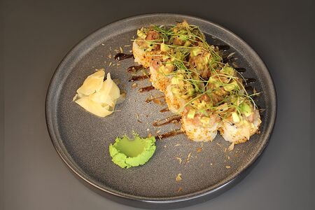 Ролл с тартаром из тунца