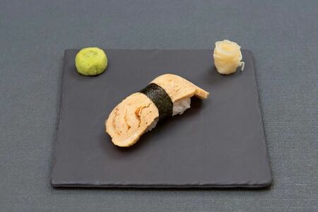 Суши Томаго яки