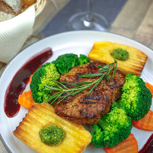 Սթեյք շատոբրիան քամբերլենդ սոուսով